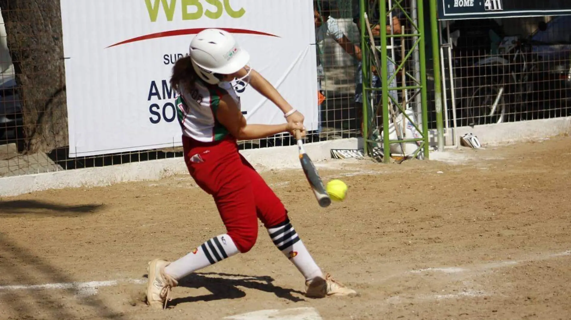 Ximena Piri a la selección mayor de softbol femenil